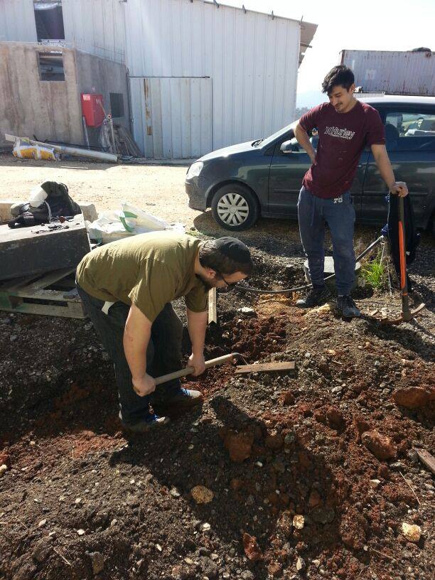 did work for new residence outside of Kfar Tapuach!