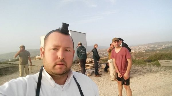 getting ready for prayer in Evitar